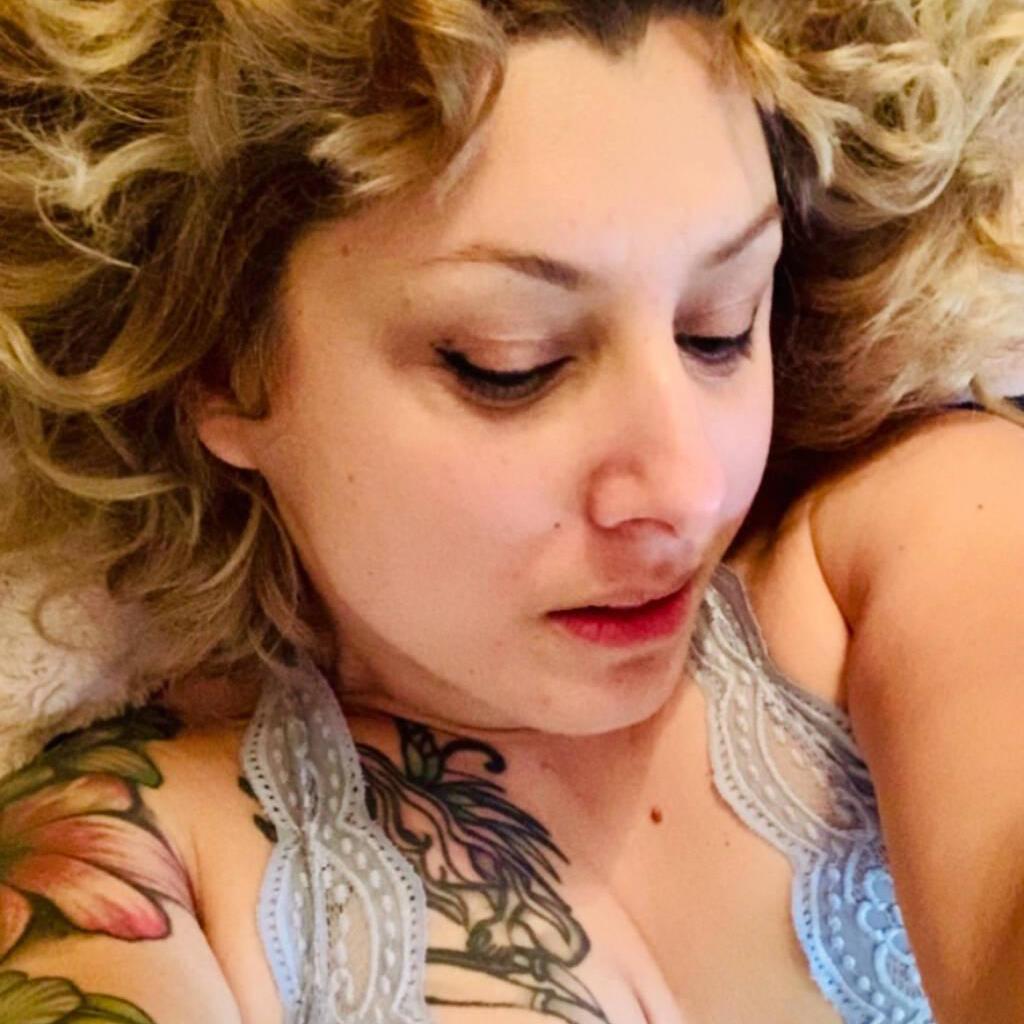 
                        KarminaMtl / GFE
                     is Female Escorts. | Quebec City | Quebec | Canada | canadapleasure.com 