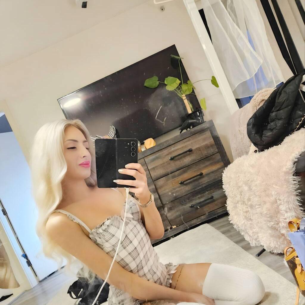 
                        Alayah
                     is Female Escorts. | Vancouver | British Columbia | Canada | canadapleasure.com 