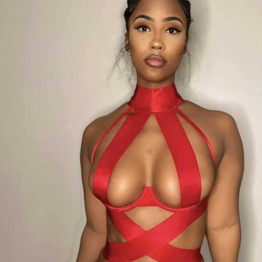 
                        Lia
                     is Female Escorts. | Calgary | Alberta | Canada | canadapleasure.com 