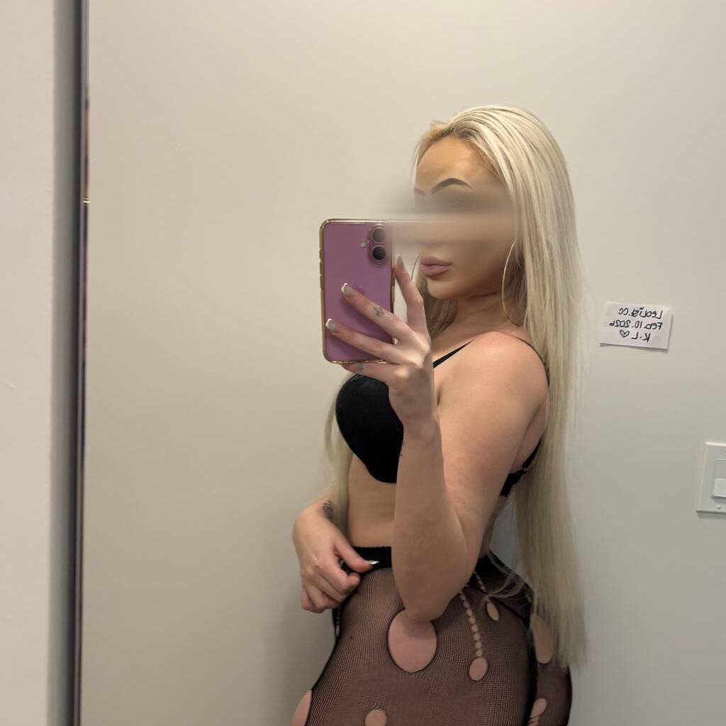 
                        Kensi Lockwood
                     is Female Escorts. | Barrie | Ontario | Canada | canadapleasure.com 