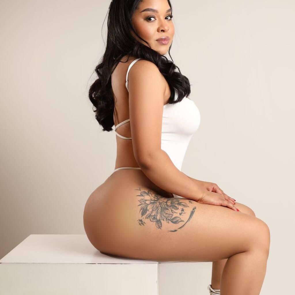 
                        Luna
                     is Female Escorts. | windsor | Ontario | Canada | canadapleasure.com 