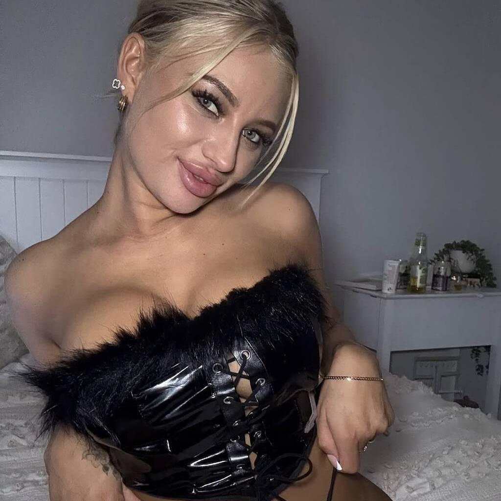 
                        Rosy
                     is Female Escorts. | Sherbrooke | Quebec | Canada | canadapleasure.com 