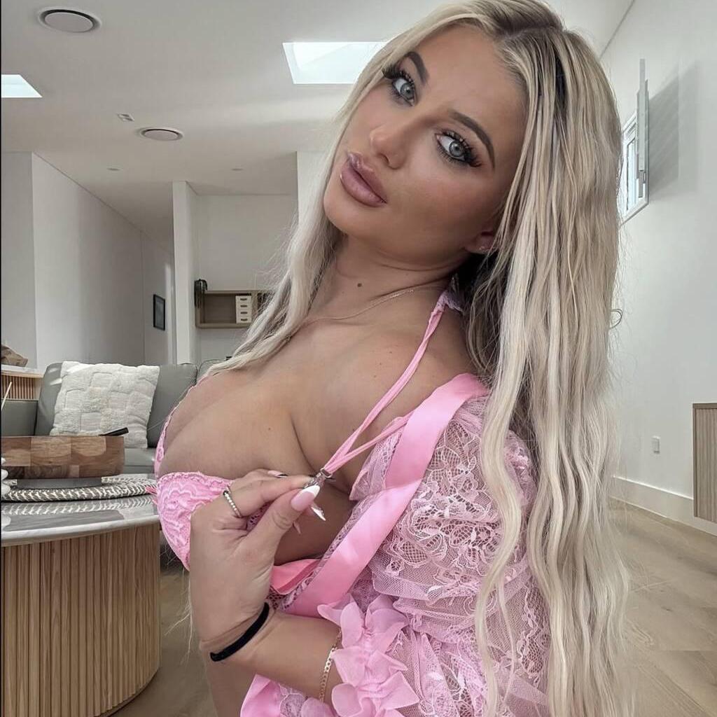 
                        Rosy
                     is Female Escorts. | Sherbrooke | Quebec | Canada | canadapleasure.com 