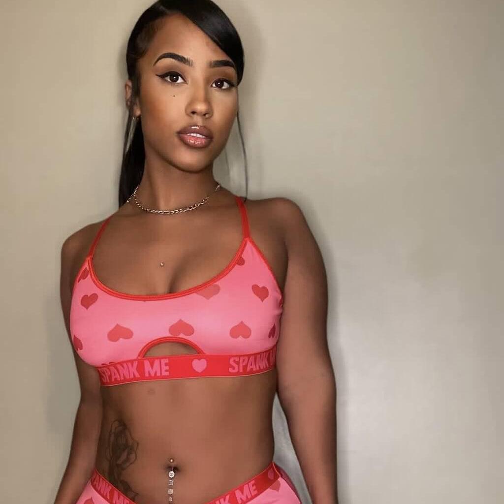 
                        Mia
                     is Female Escorts. | Sudbury | Ontario | Canada | canadapleasure.com 