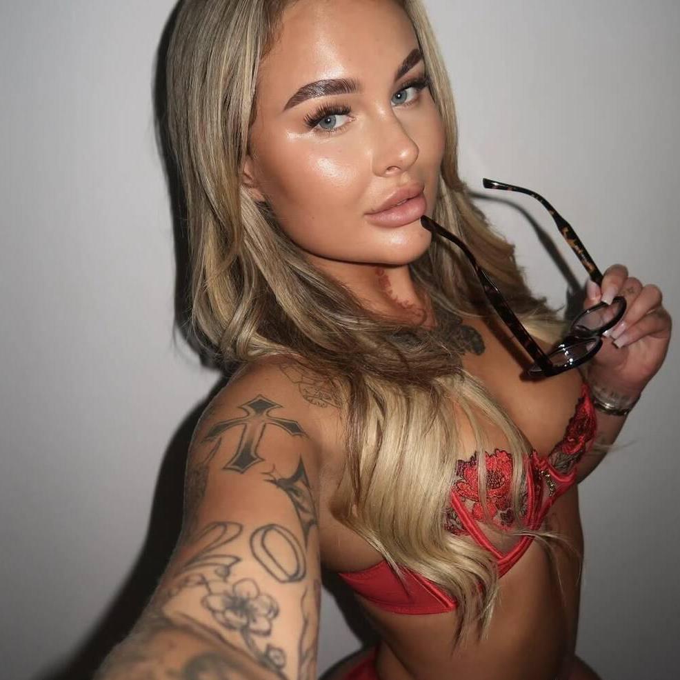 
                        Lory
                     is Female Escorts. | Sherbrooke | Quebec | Canada | canadapleasure.com 