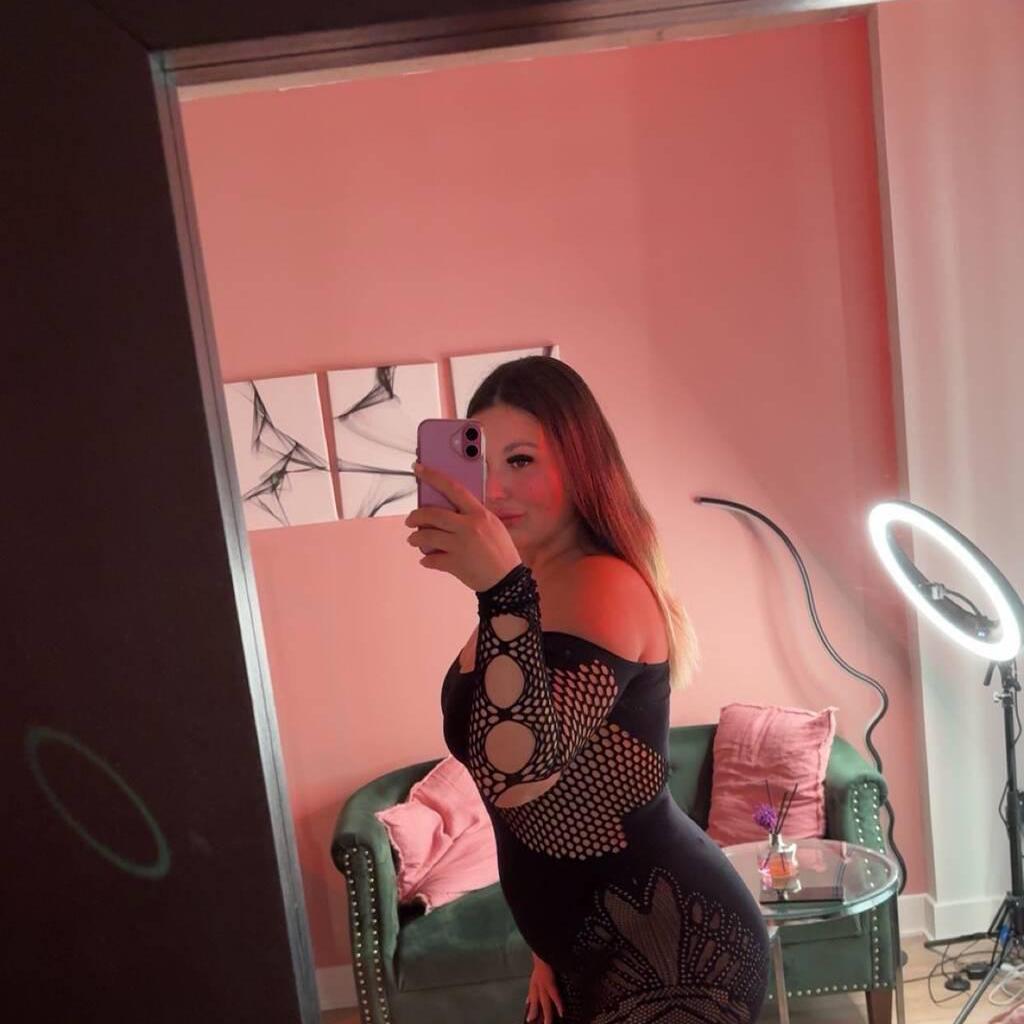 
                        Selena
                     is Female Escorts. | Montreal | Quebec | Canada | canadapleasure.com 