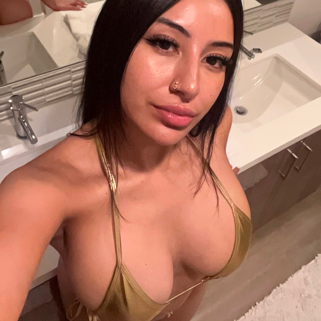 Michelle is Female Escorts. | Abbotsford | British Columbia | Canada | canadapleasure.com 