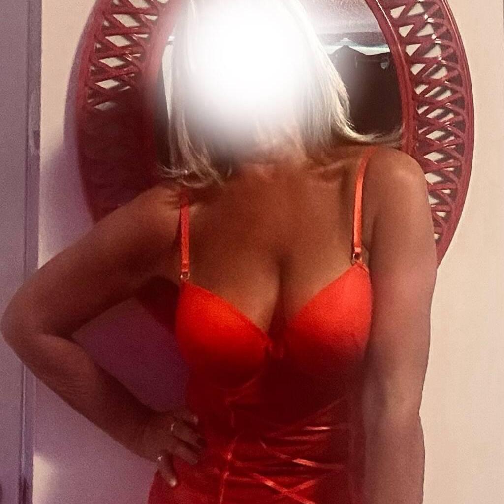 
                        Saphir
                     is Female Escorts. | Quebec City | Quebec | Canada | canadapleasure.com 
