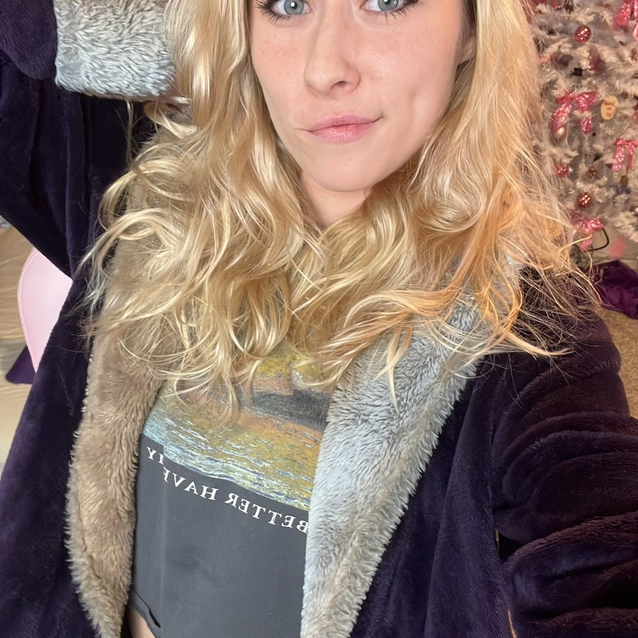 Melody parker is Female Escorts. | Calgary | Alberta | Canada | canadapleasure.com 