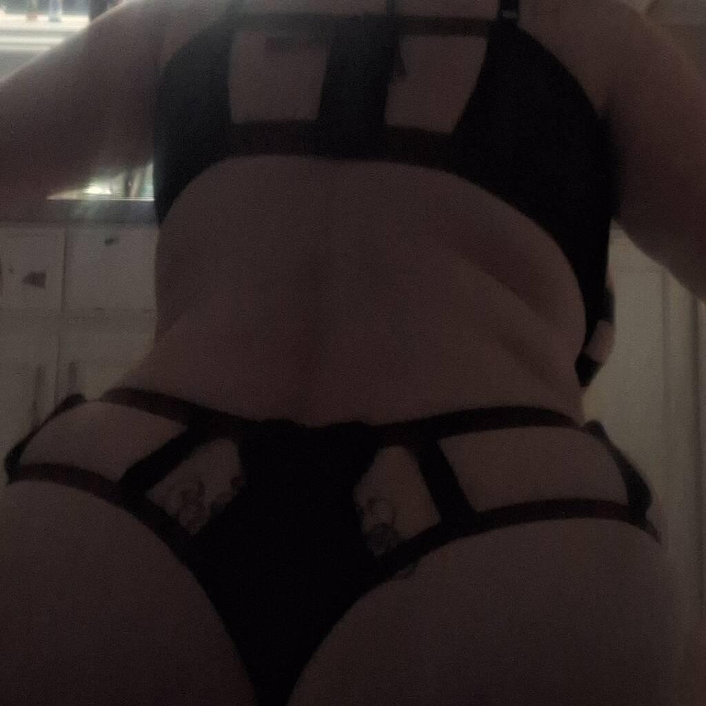 
                        Saralynn 6-5-5-9-7-3-6
                     is Female Escorts. | Moncton | New Brunswick | Canada | canadapleasure.com 