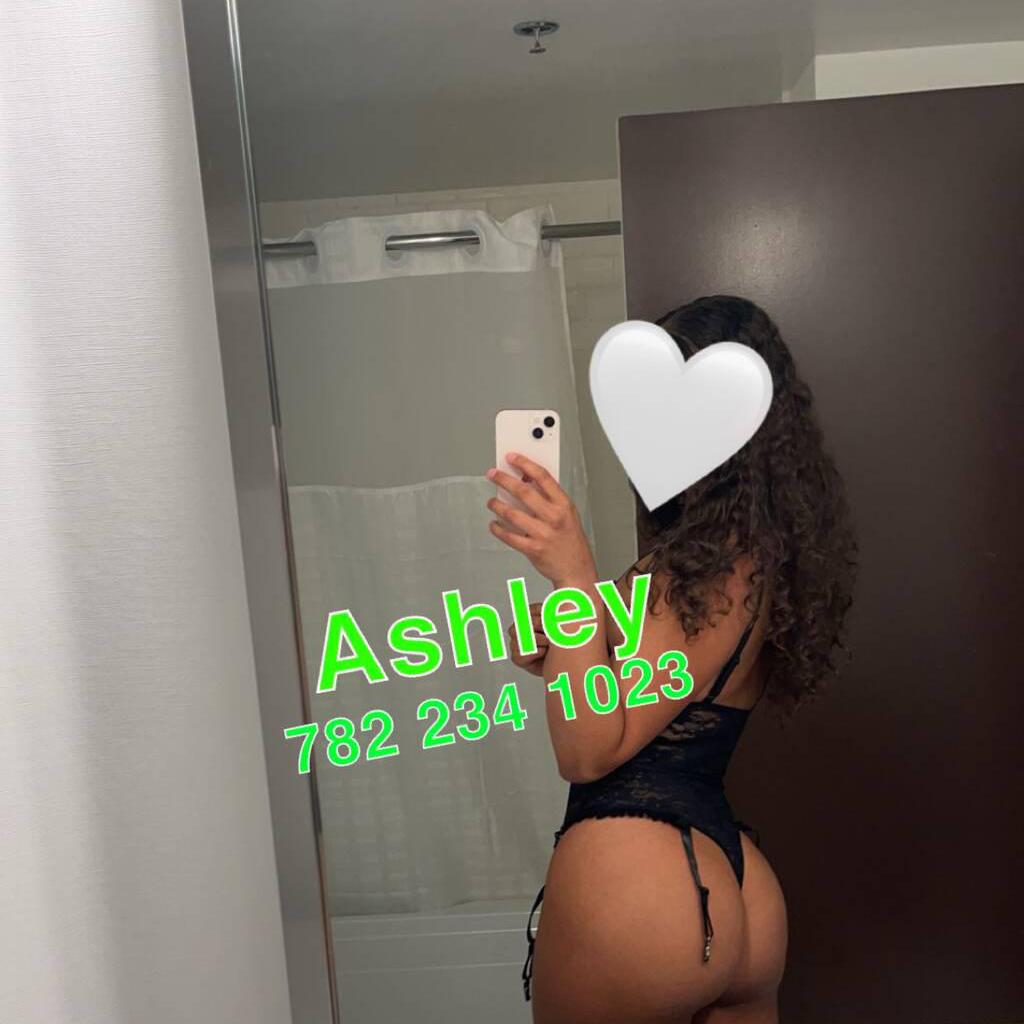
                        Ashley
                     is Female Escorts. | Fredericton | New Brunswick | Canada | canadapleasure.com 