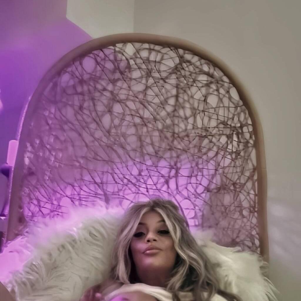 
                        Julie
                     is Female Escorts. | Peace River Country | British Columbia | Canada | canadapleasure.com 