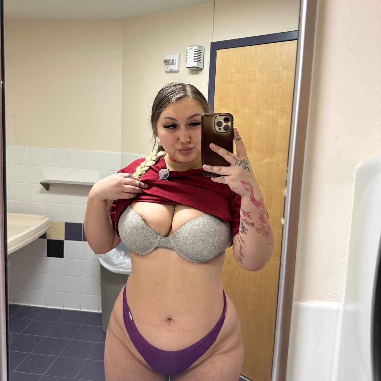 Victoria is Female Escorts. | London | Ontario | Canada | canadapleasure.com 