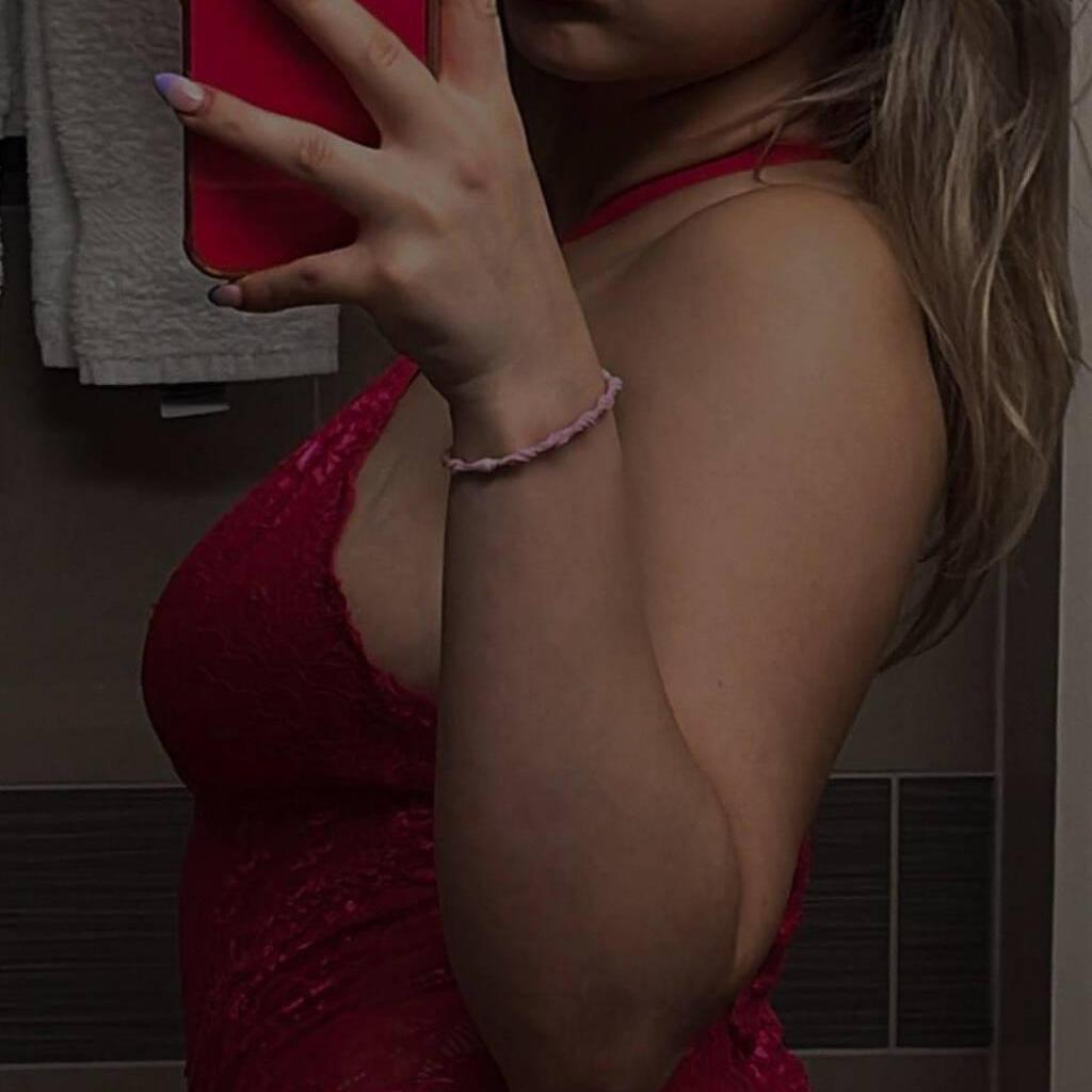 
                        Pretty Peach
                     is Female Escorts. | Hamilton | Ontario | Canada | canadapleasure.com 