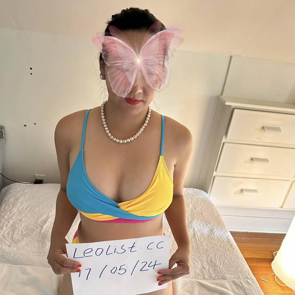 
                        Linda ,
                     is Female Escorts. | Toronto | Ontario | Canada | canadapleasure.com 