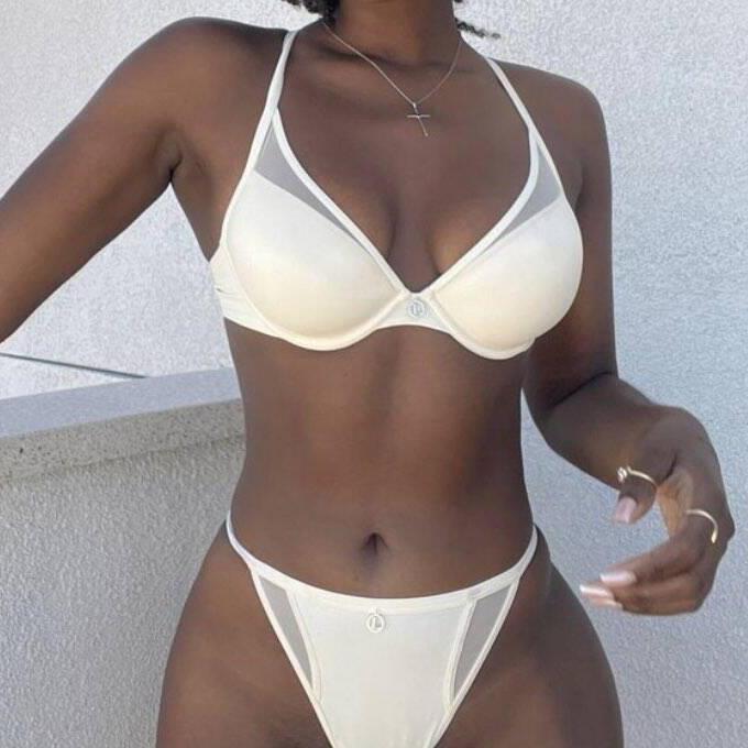 
                        Eloïse
                     is Female Escorts. | Calgary | Alberta | Canada | canadapleasure.com 