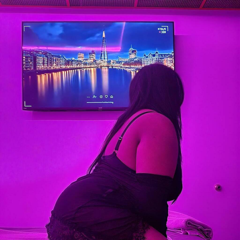 
                        Chloe
                     is Female Escorts. | Edmonton | Alberta | Canada | canadapleasure.com 