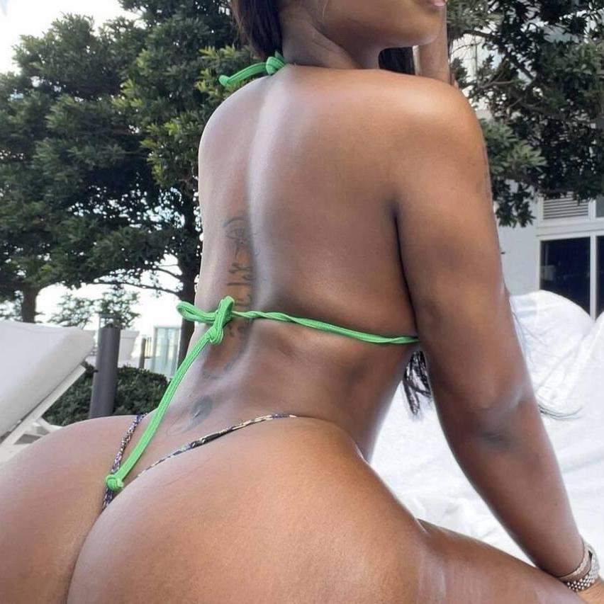 
                        skye
                     is Female Escorts. | Montreal | Quebec | Canada | canadapleasure.com 