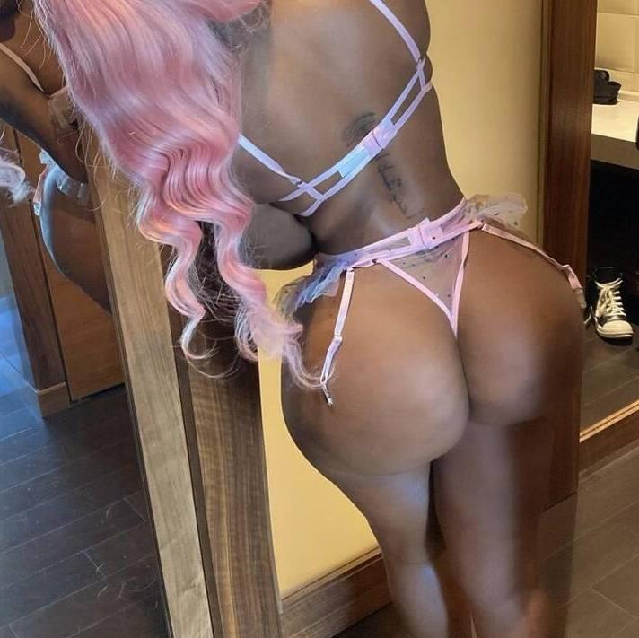 
                        skye
                     is Female Escorts. | Montreal | Quebec | Canada | canadapleasure.com 