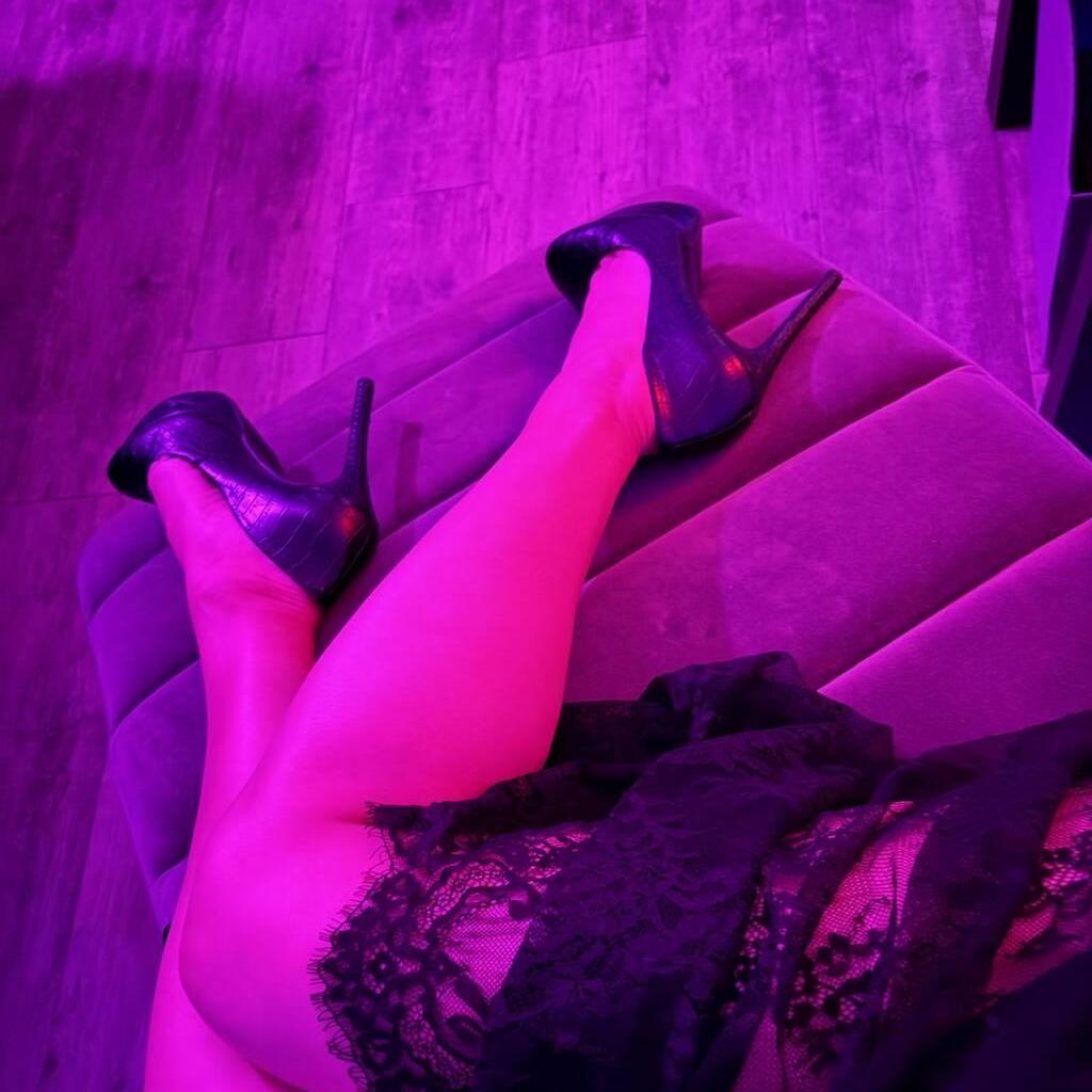 
                        Harem
                     is Female Escorts. | Edmonton | Alberta | Canada | canadapleasure.com 