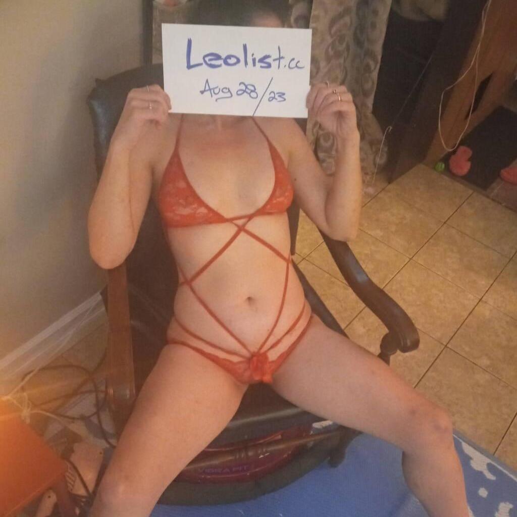 
                        Mackenzie
                     is Female Escorts. | Moncton | New Brunswick | Canada | canadapleasure.com 