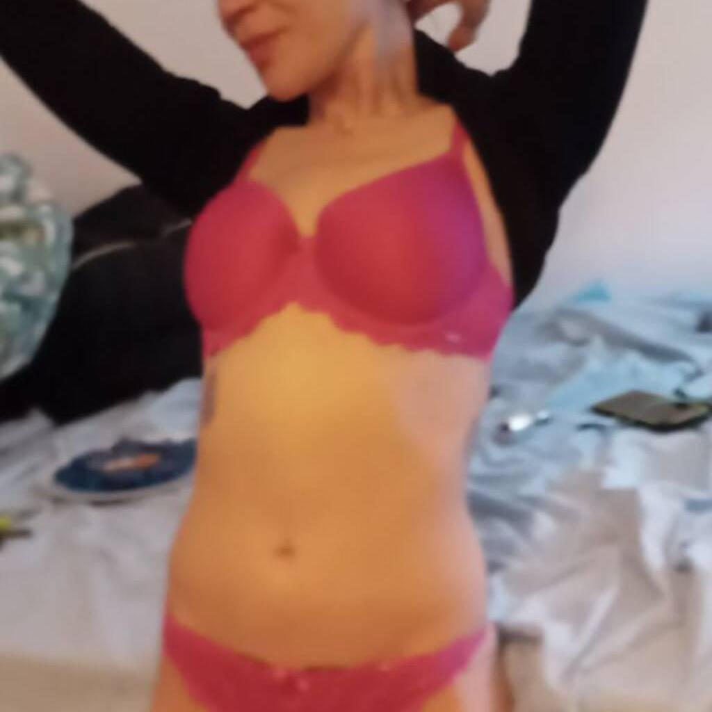 
                        Ember
                     is Female Escorts. | Medicine Hat | Alberta | Canada | canadapleasure.com 