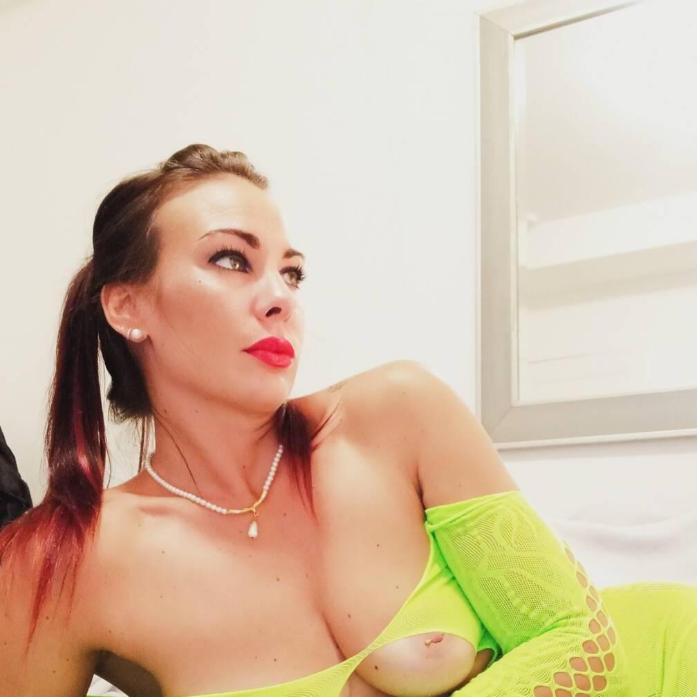 
                        Sammy
                     is Female Escorts. | Niagara | Ontario | Canada | canadapleasure.com 