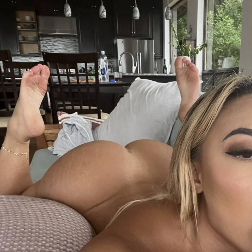 
                        Jane
                     is Female Escorts. | Sunshine Coast | British Columbia | Canada | canadapleasure.com 