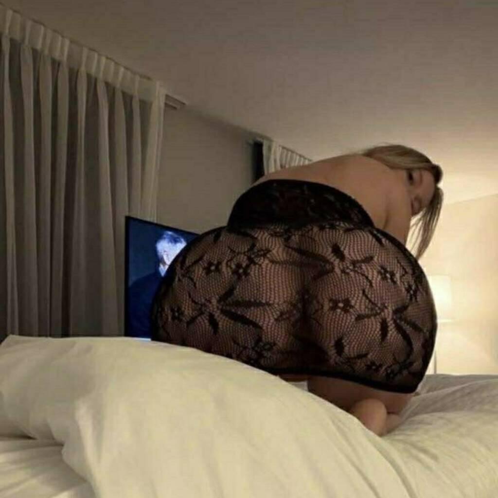 
                        Ella
                     is Female Escorts. | belleville | Ontario | Canada | canadapleasure.com 