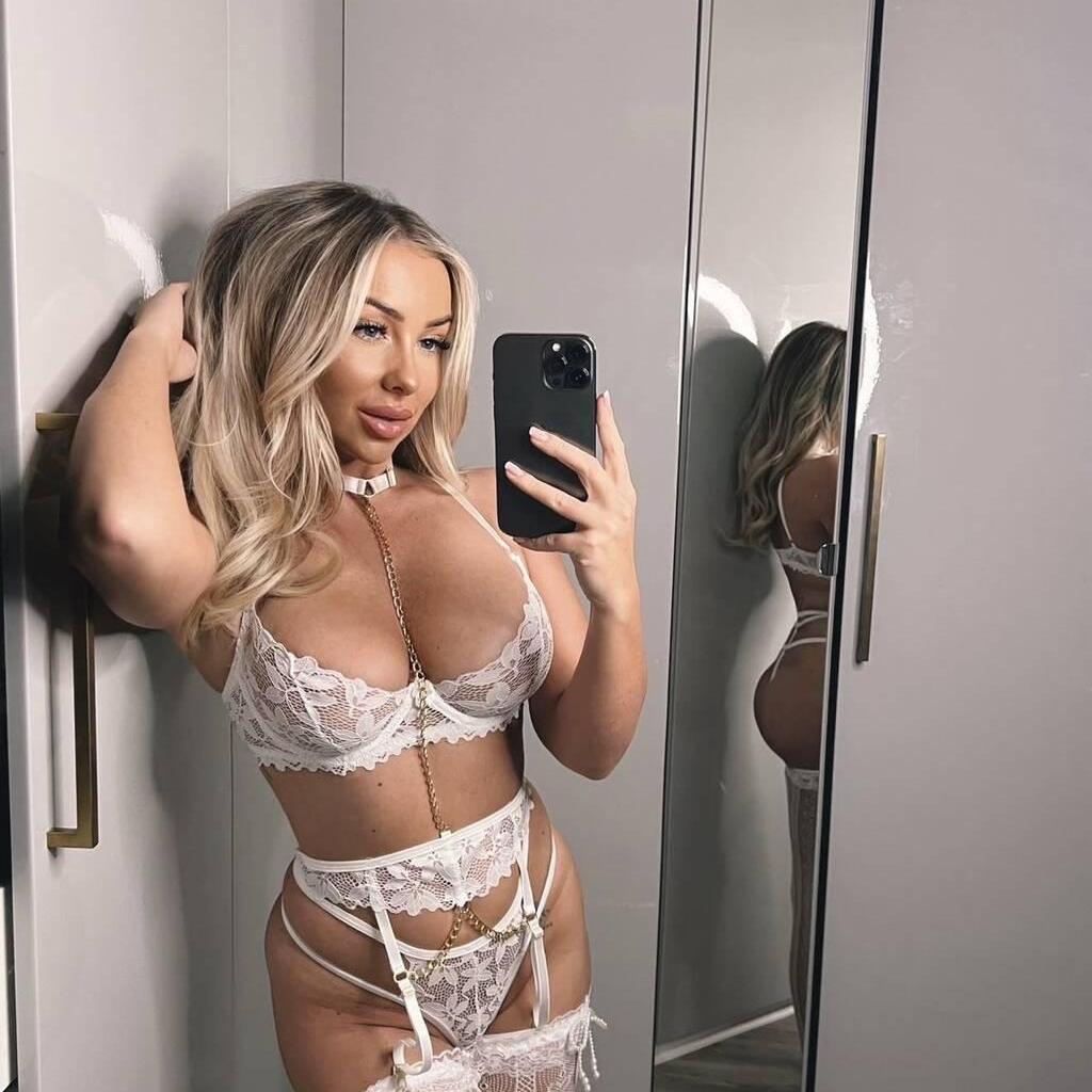 
                        Jade
                     is Female Escorts. | Sherbrooke | Quebec | Canada | canadapleasure.com 