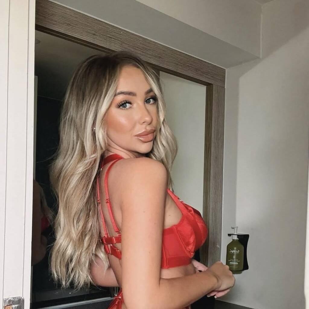 
                        Jade
                     is Female Escorts. | Sherbrooke | Quebec | Canada | canadapleasure.com 