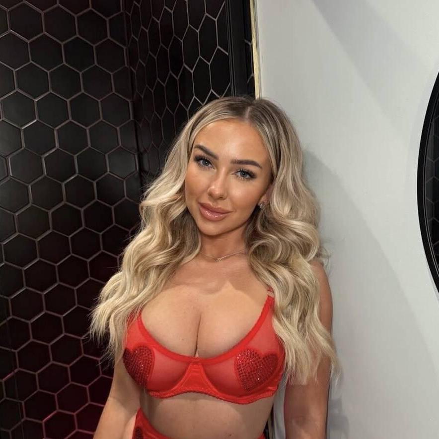 
                        Jade
                     is Female Escorts. | Sherbrooke | Quebec | Canada | canadapleasure.com 