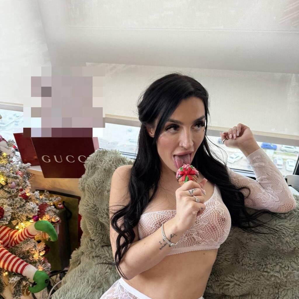 
                        Camilla
                     is Female Escorts. | Calgary | Alberta | Canada | canadapleasure.com 