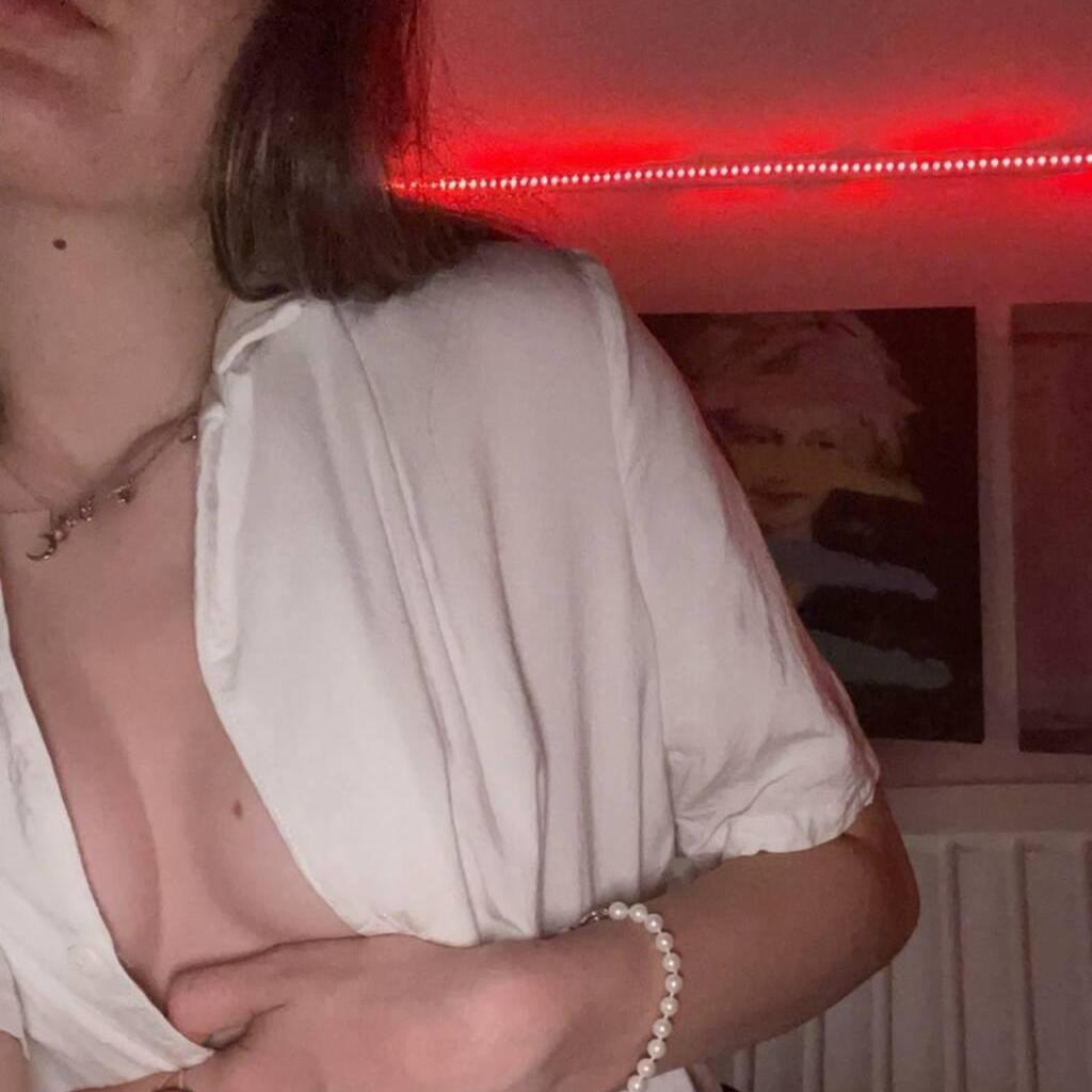 
                        Brassell
                     is Female Escorts. | Red Deer | Alberta | Canada | canadapleasure.com 