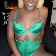 Karen is Trans-woman Escorts. | London | Ontario | Canada | canadapleasure.com 