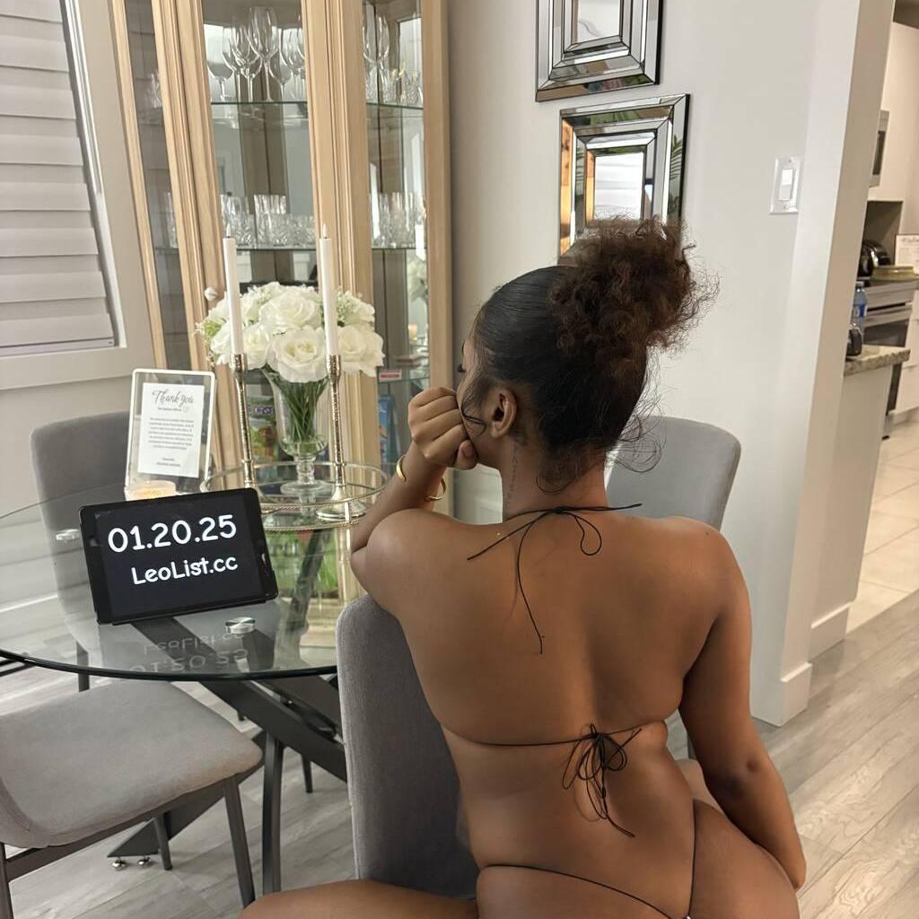 
                        Ella
                     is Female Escorts. | Barrie | Ontario | Canada | canadapleasure.com 