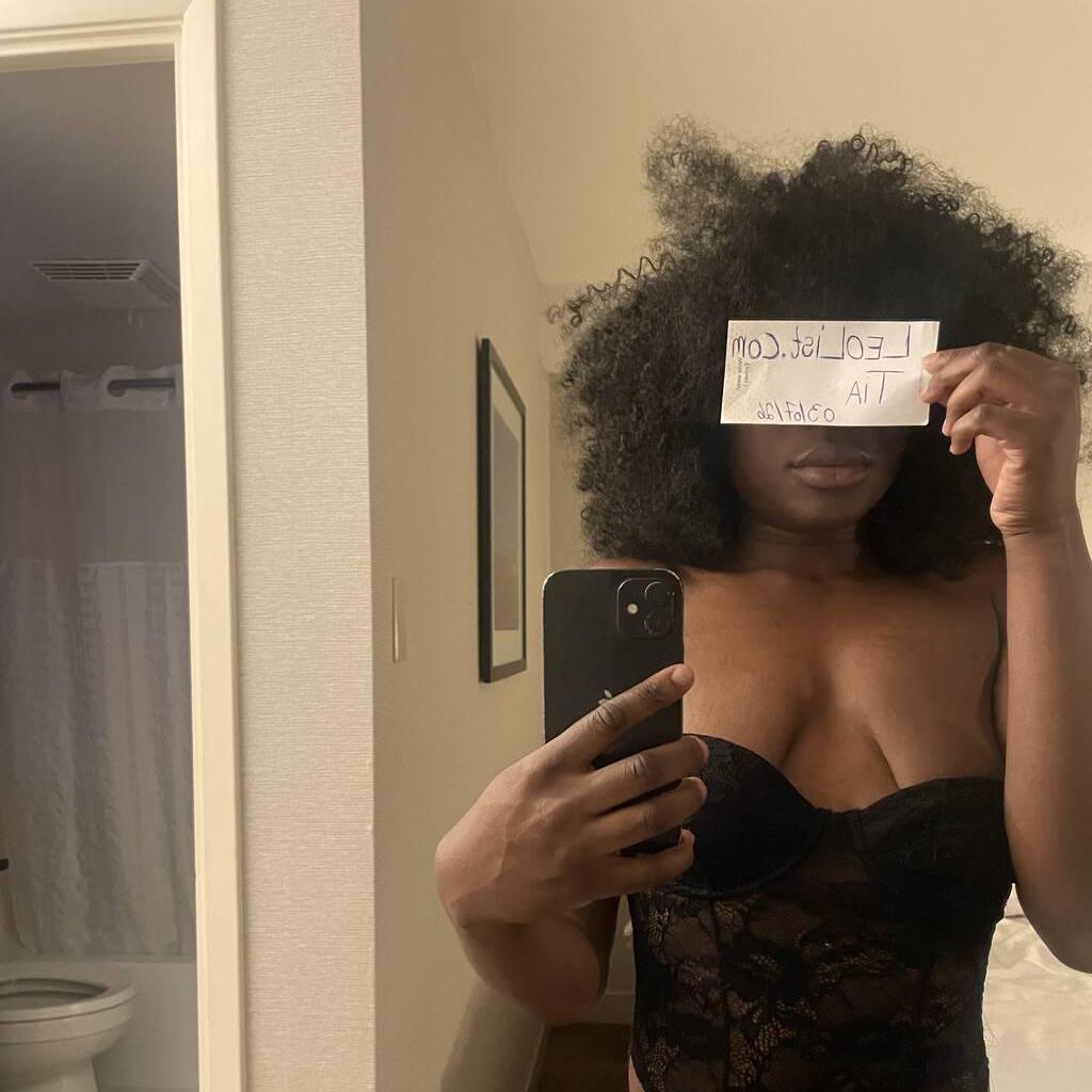 
                        Tia 613 . 903 8899
                     is Female Escorts. | Niagara | Ontario | Canada | canadapleasure.com 