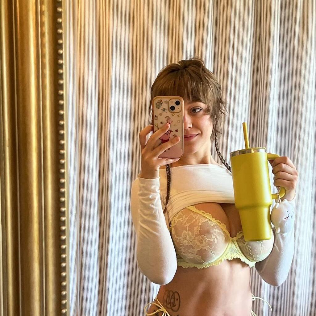 
                        Sabrina
                     is Female Escorts. | Cariboo | British Columbia | Canada | canadapleasure.com 