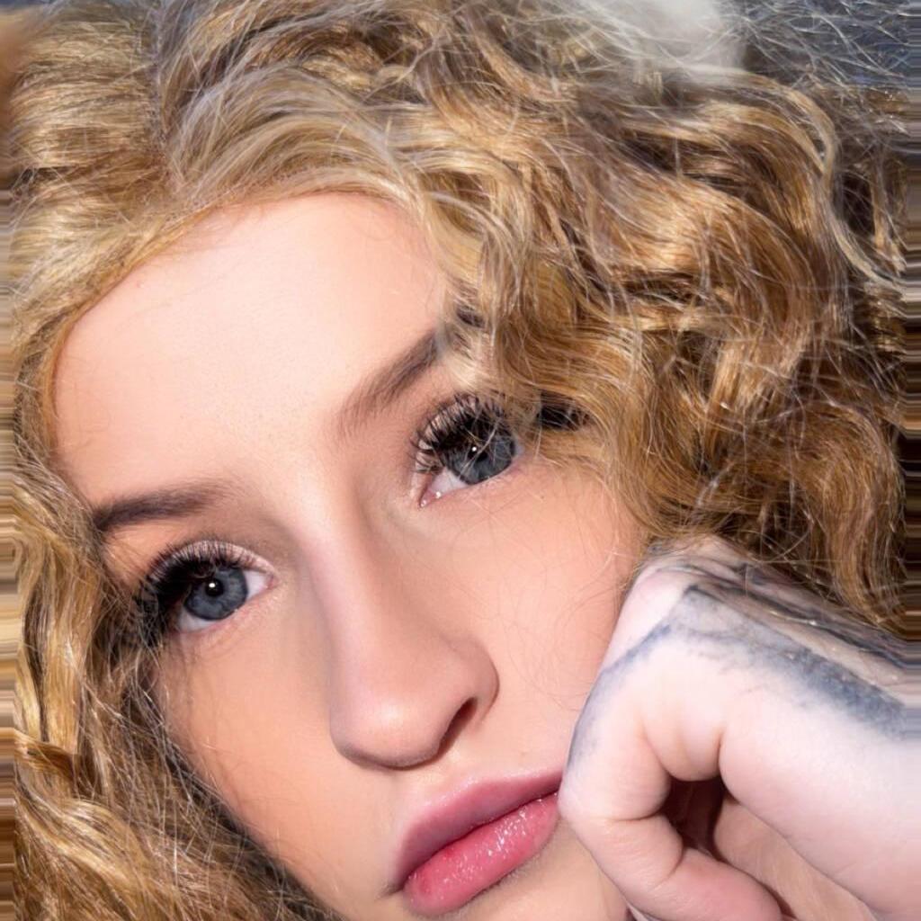 
                        Rosie
                     is Female Escorts. | Niagara | Ontario | Canada | canadapleasure.com 