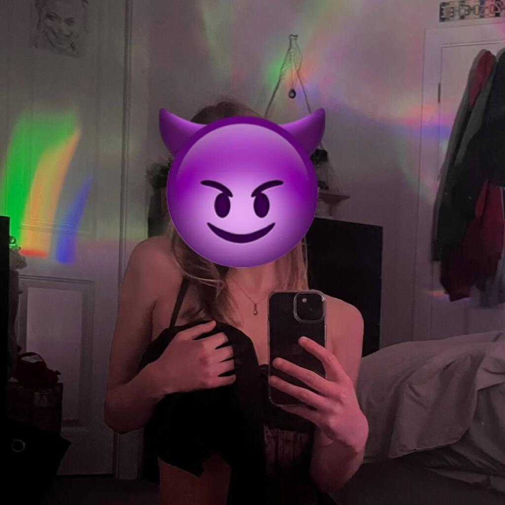 
                        Arizonah-Skye
                     is Female Escorts. | Edmonton | Alberta | Canada | canadapleasure.com 