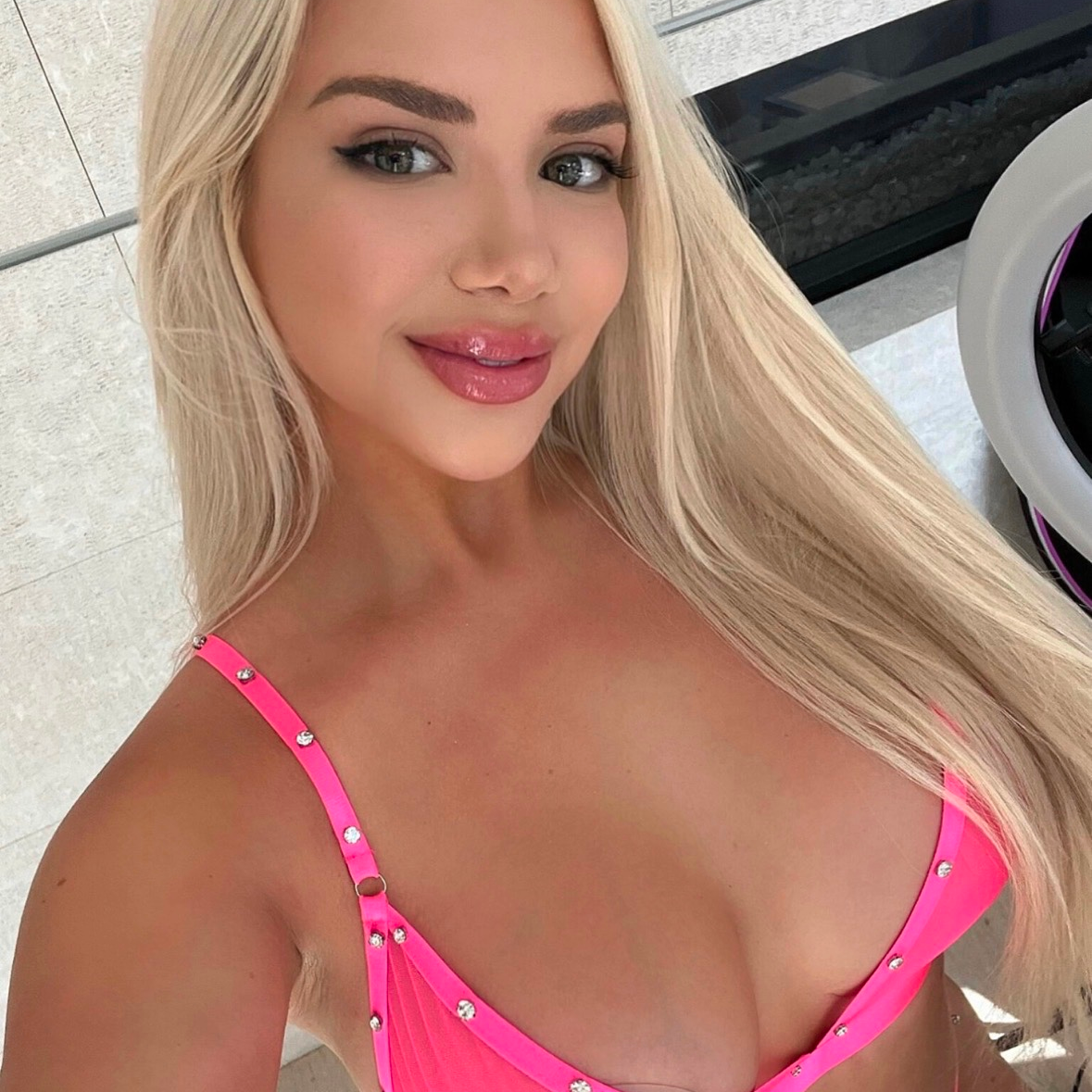 Carol is Female Escorts. | Edmonton | Alberta | Canada | canadapleasure.com 