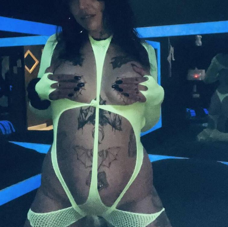 
                        Shadow
                     is Female Escorts. | Lethbridge | Alberta | Canada | canadapleasure.com 