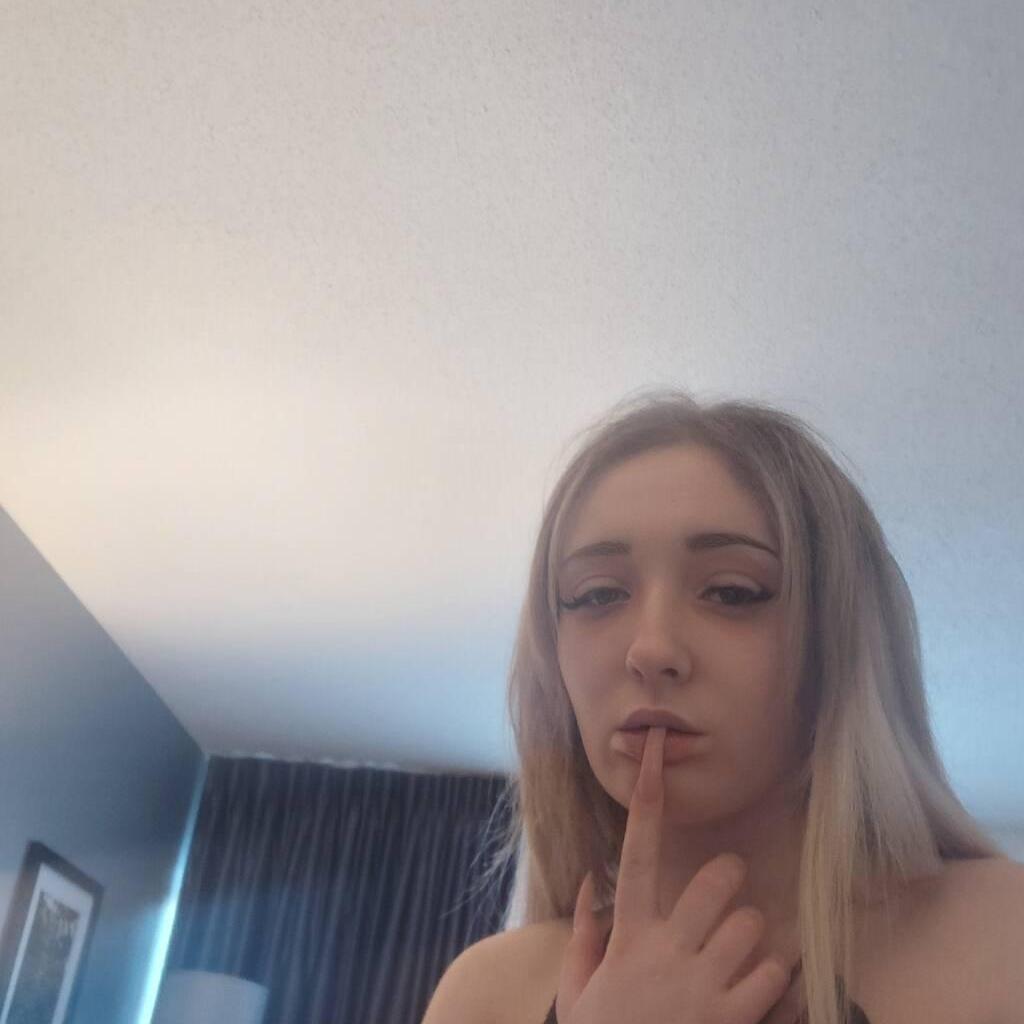 
                        Carly
                     is Female Escorts. | Quebec City | Quebec | Canada | canadapleasure.com 