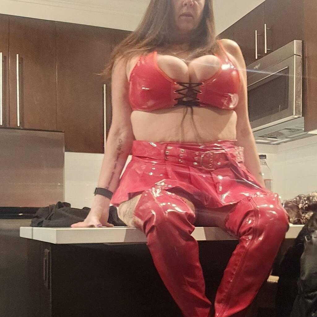 
                        Cougar
                     is Female Escorts. | Brandon | Manitoba | Canada | canadapleasure.com 