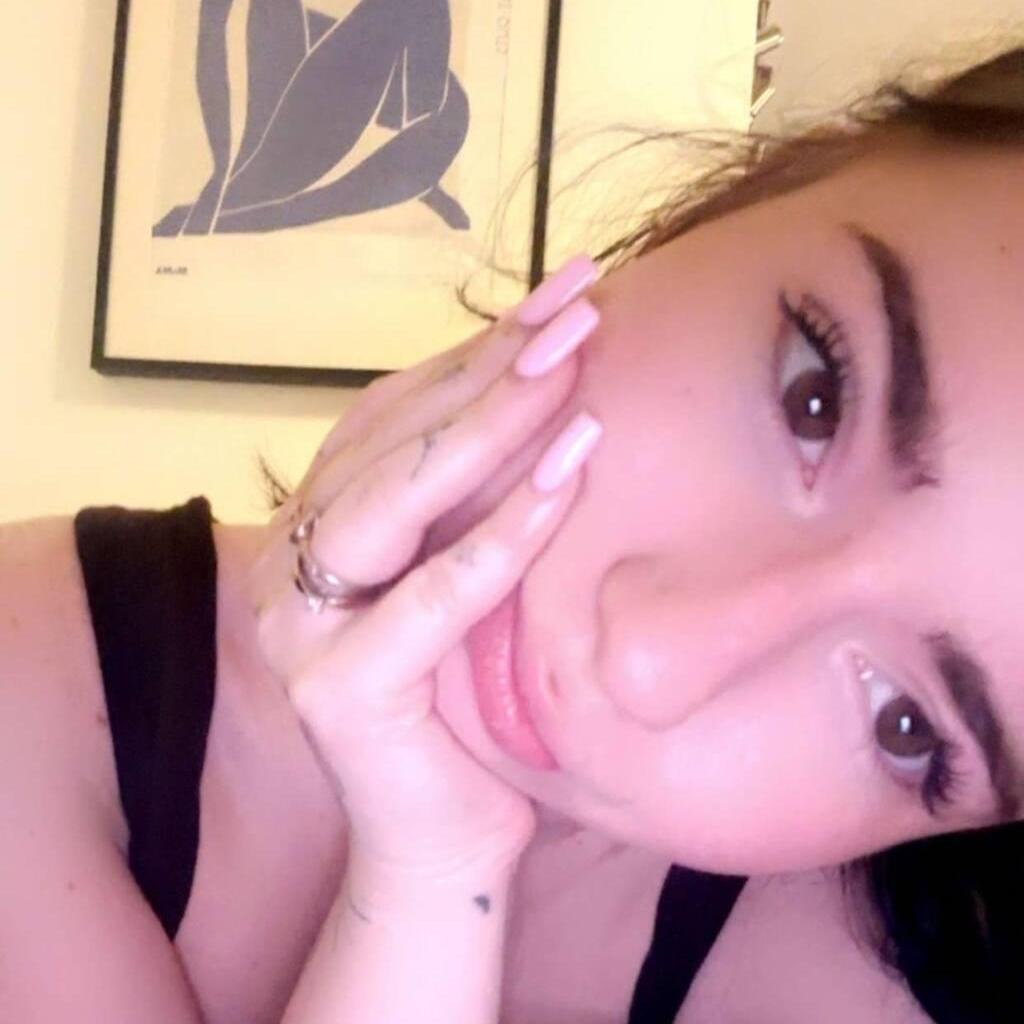 
                        Mia
                     is Female Escorts. | Montreal | Quebec | Canada | canadapleasure.com 