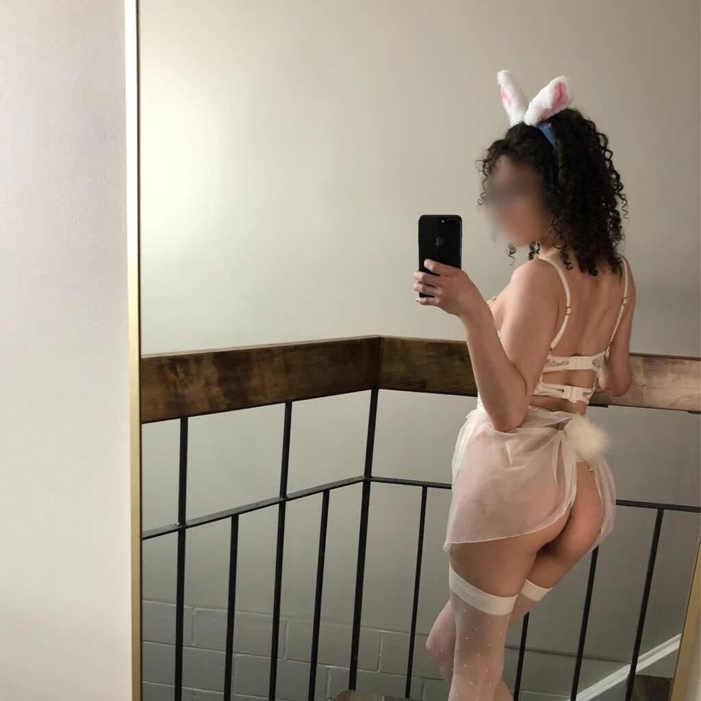 
                        Esme
                     is Female Escorts. | Niagara | Ontario | Canada | canadapleasure.com 