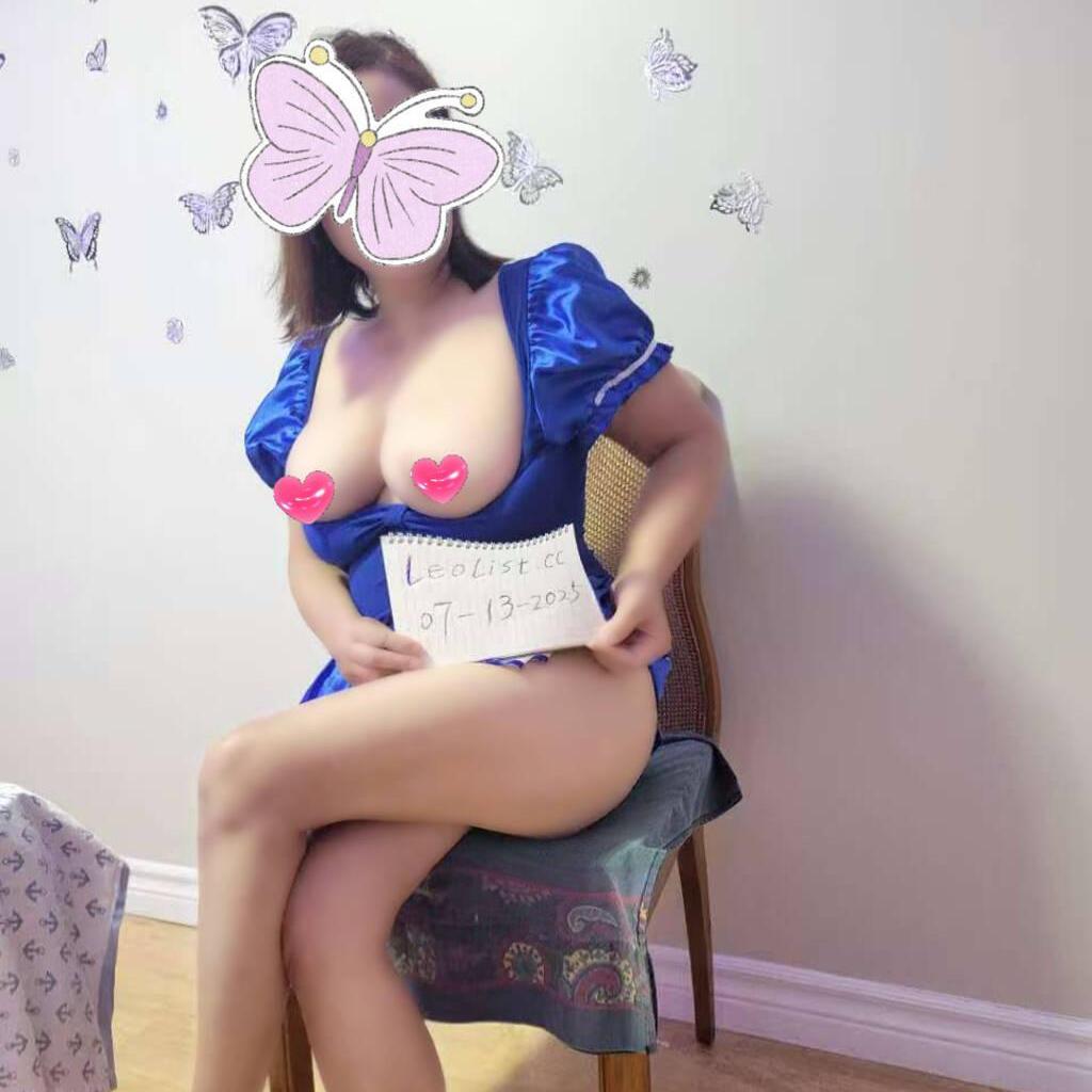 
                        Selina
                     is Female Escorts. | Grande Prairie | Alberta | Canada | canadapleasure.com 