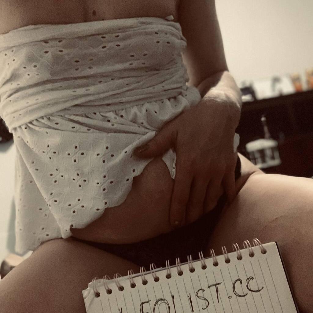 
                        Sarah
                     is Female Escorts. | Sudbury | Ontario | Canada | canadapleasure.com 