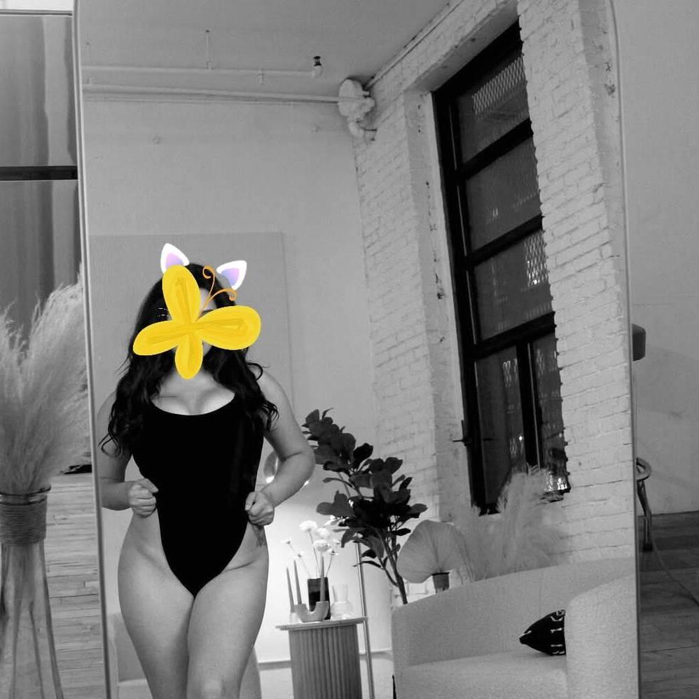 
                        Monica
                     is Female Escorts. | Quebec City | Quebec | Canada | canadapleasure.com 