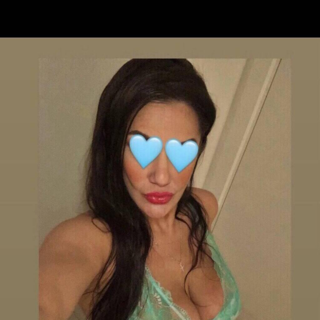 
                        Vivienne
                     is Female Escorts. | Vancouver | British Columbia | Canada | canadapleasure.com 